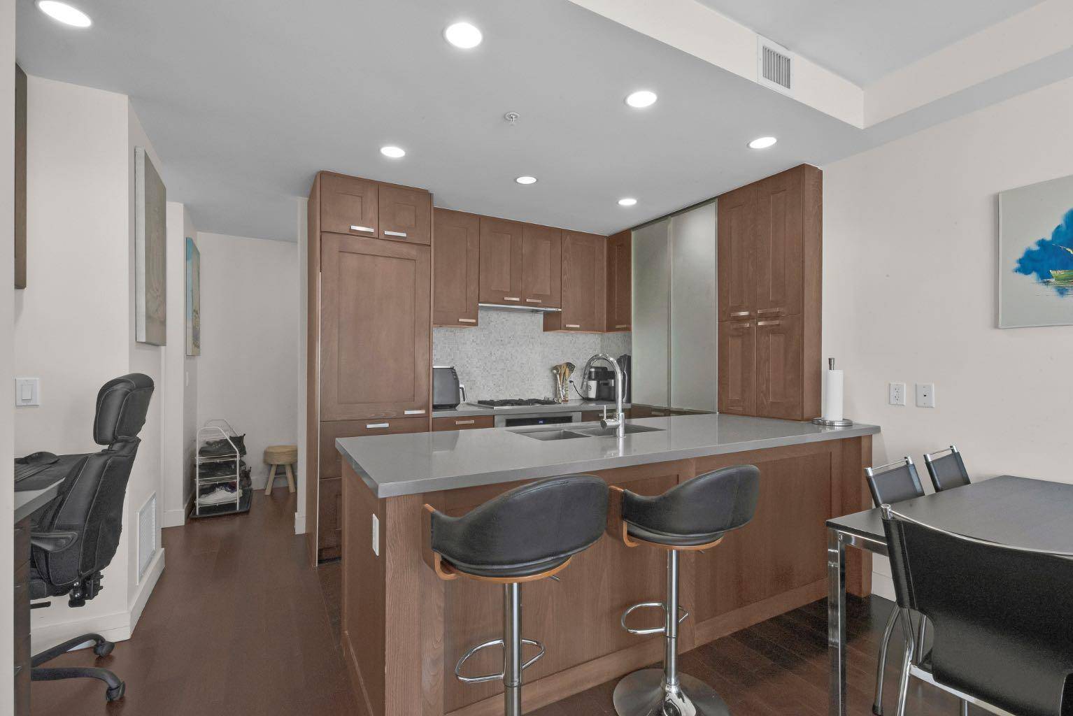 Calgary, AB T2P 0S7,222 Riverfront AVE Southwest #2018