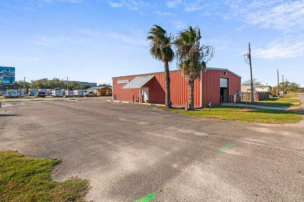 3807 HWY 35 N, Rockport, TX 78382