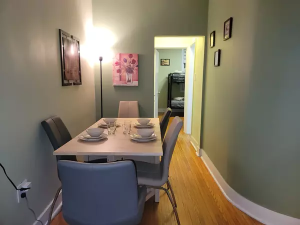 Brampton, ON L6W 2A7,51 Queen ST E #2