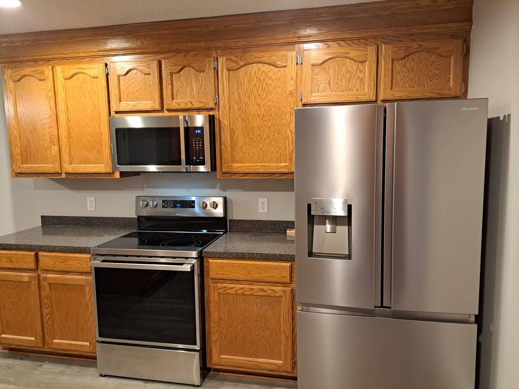 Dalzell, SC 09040,10 MYSTIC CT/3400 VALENCIA DR