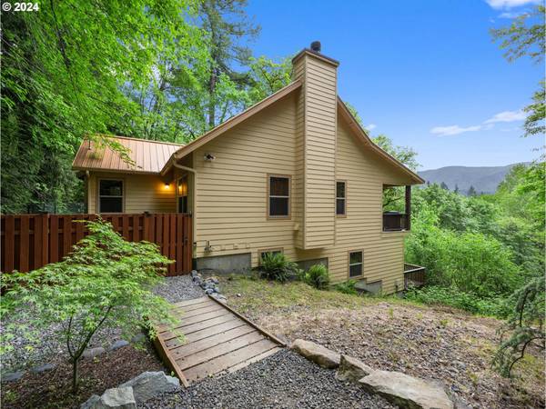 64636 E MCINTYRE RD, Rhododendron, OR 97049