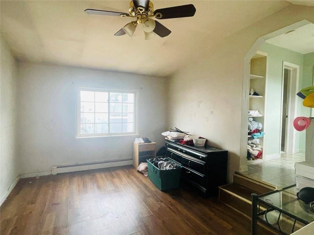 Staten  Island, NY 10303,2848 Richmond TER