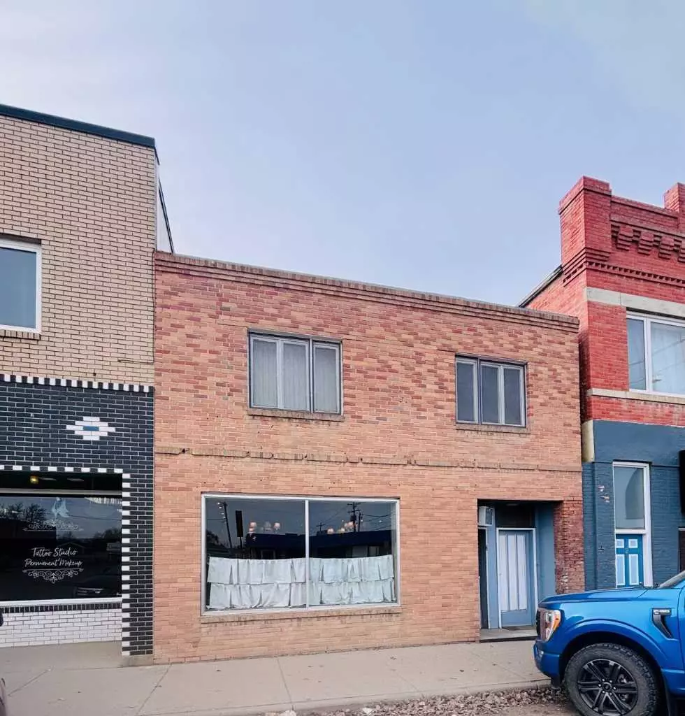 Redcliff, AB T0J 2P0,4 3 ST SE
