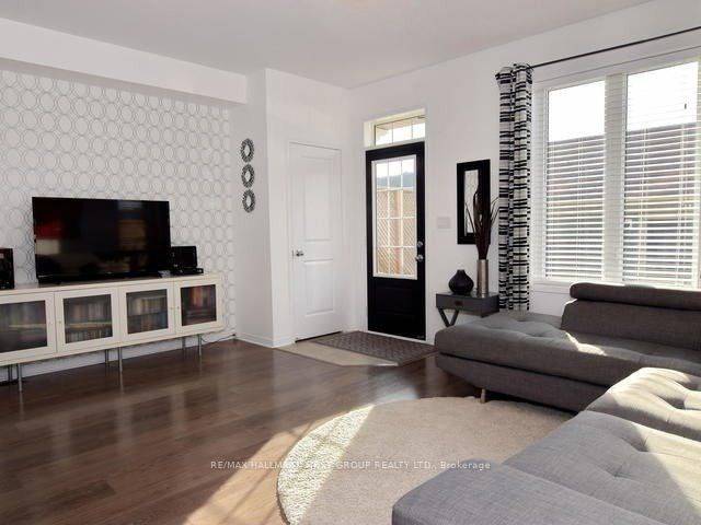 Clarington, ON L1C 0M4,73 Ted Miller CRES