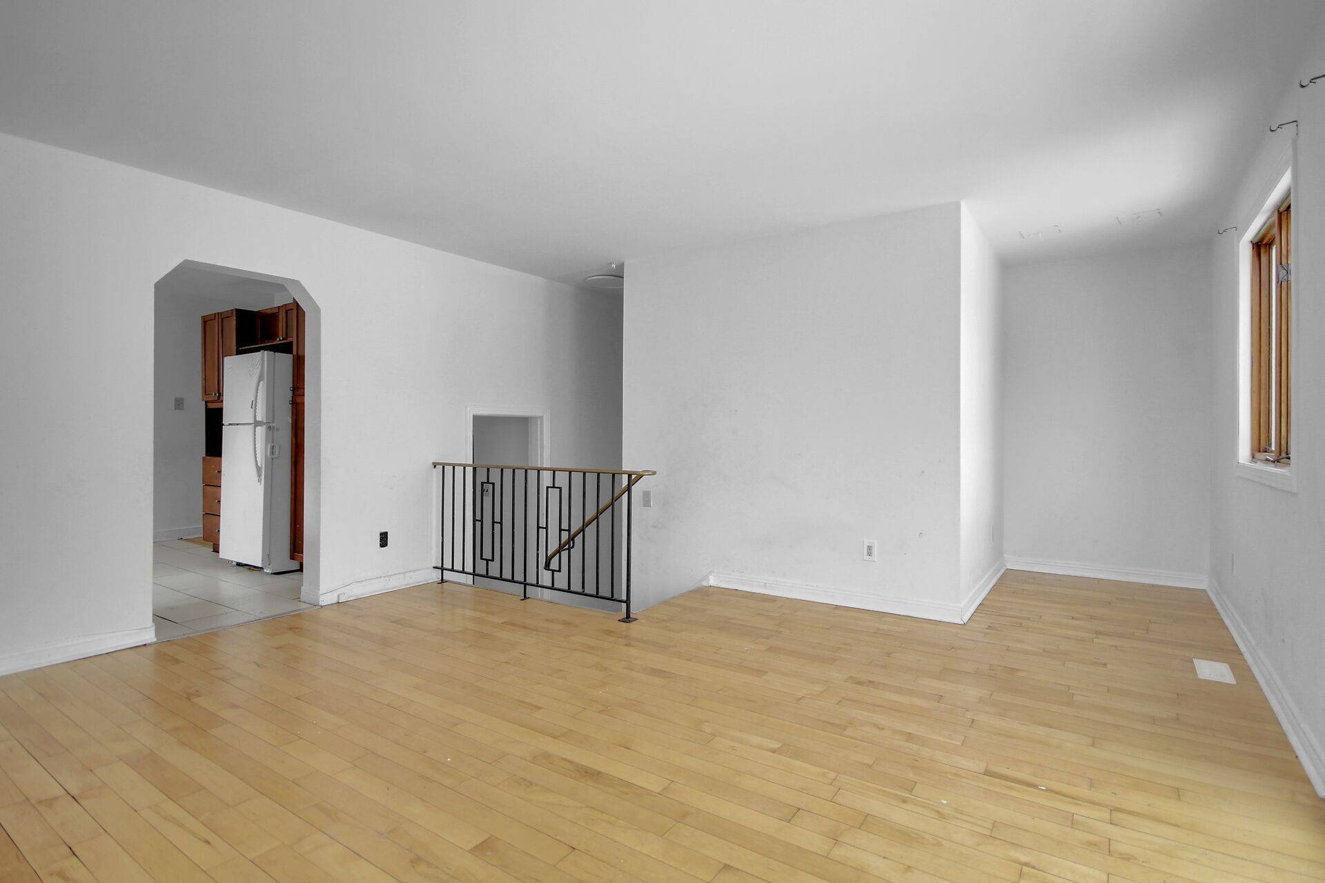 Alta Vista And Area, ON K1V 7W7,2647 Ayers AVE