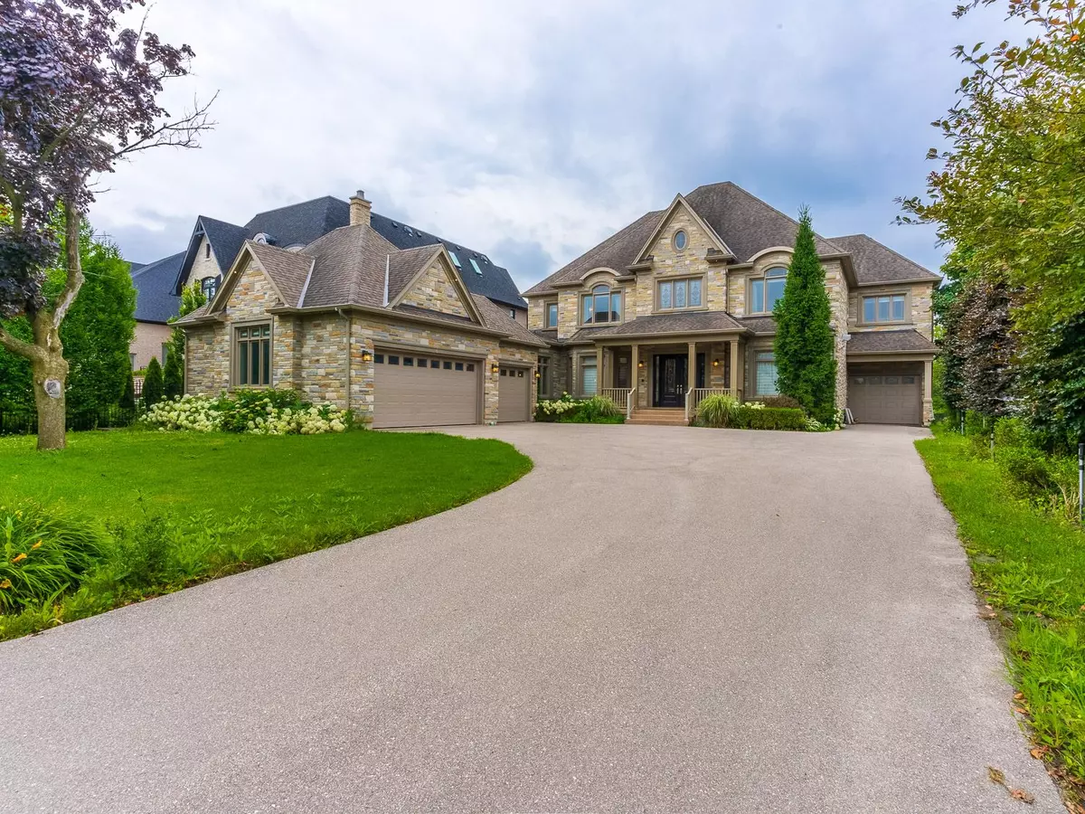 Richmond Hill, ON L4E 2V1,33 Maple Grove AVE