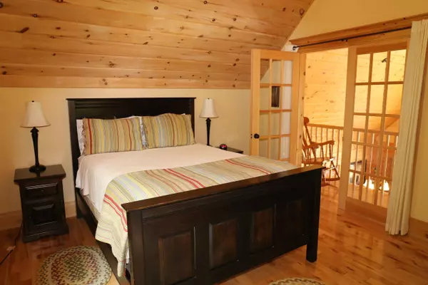 Frontenac, ON K0H 1K0,1016 Twin Pine LN #B