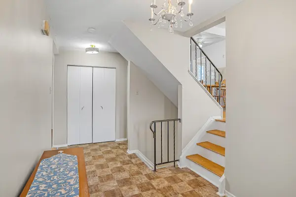 Mooneys Bay - Carleton Heights And Area, ON K2C 1Y1,1739 Fisher AVE