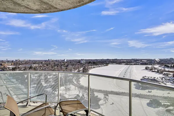 Dows Lake - Civic Hospital And Area, ON K1S 5W9,805 Carling AVE #1807