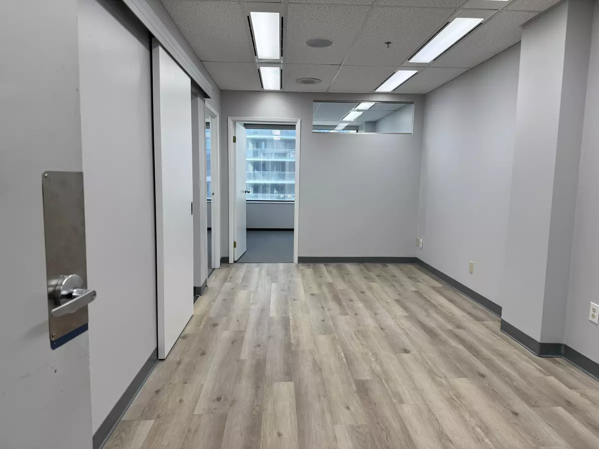 Toronto C14, ON M2N 0H2,45 Sheppard AVE E #802