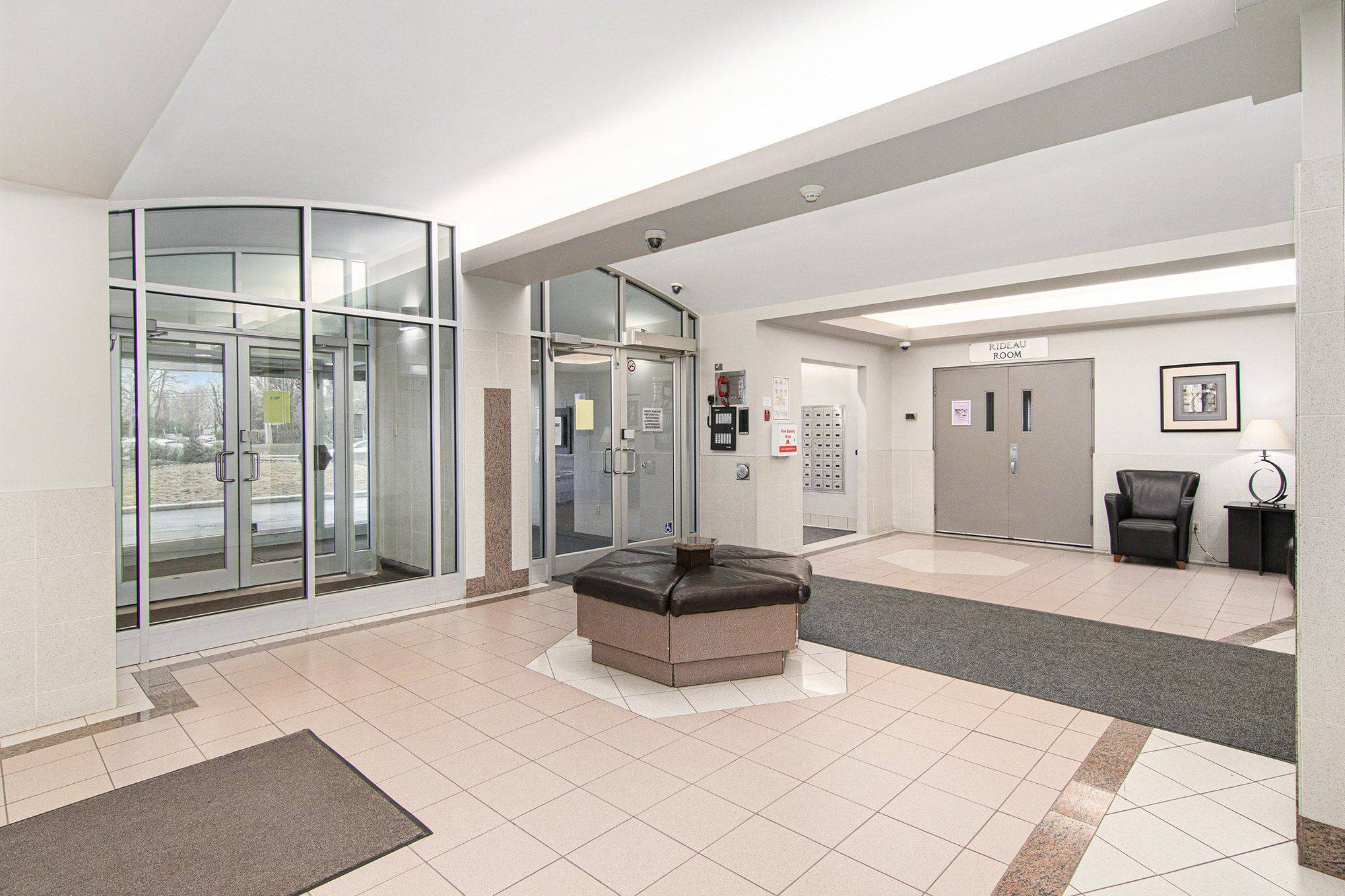 Mooneys Bay - Carleton Heights And Area, ON K2C 3L6,900 DYNES RD #507