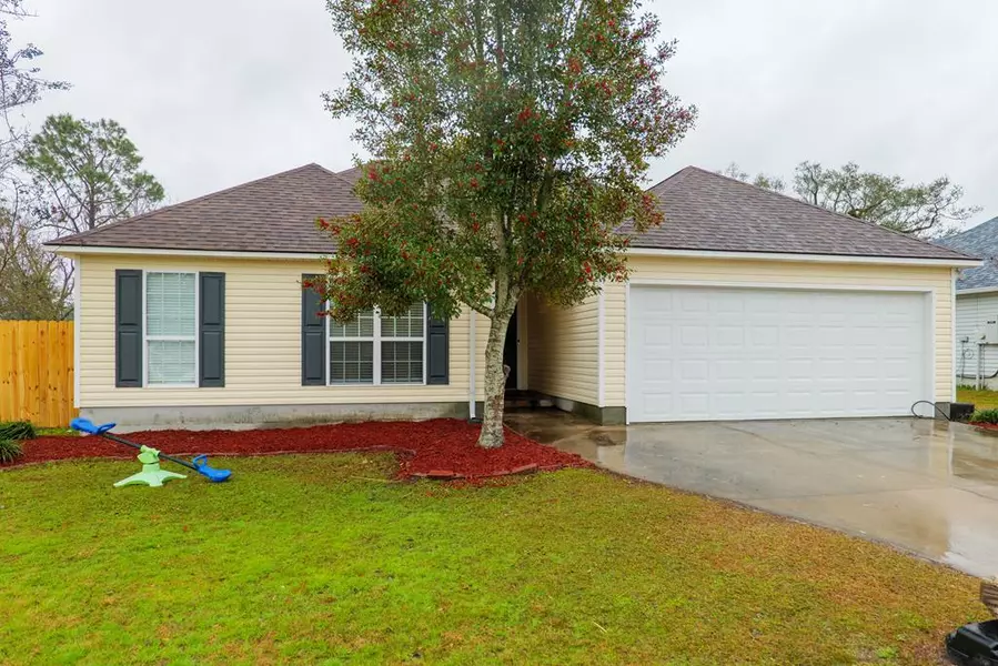 8 Eleanor Place, Ray City, GA 31645