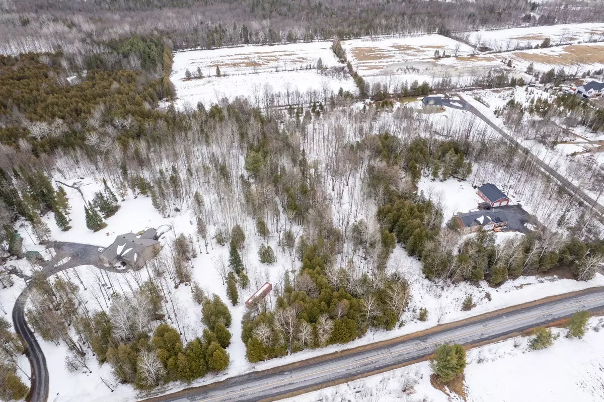 North Glengarry, ON K0C 1B0,n/a LOCH GARRY RD