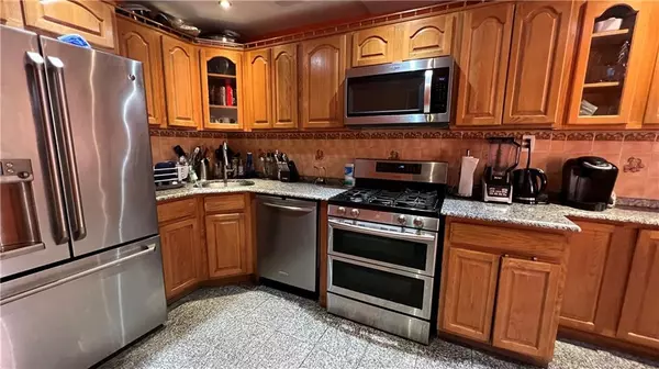 Brooklyn, NY 11236,748 East 82nd ST