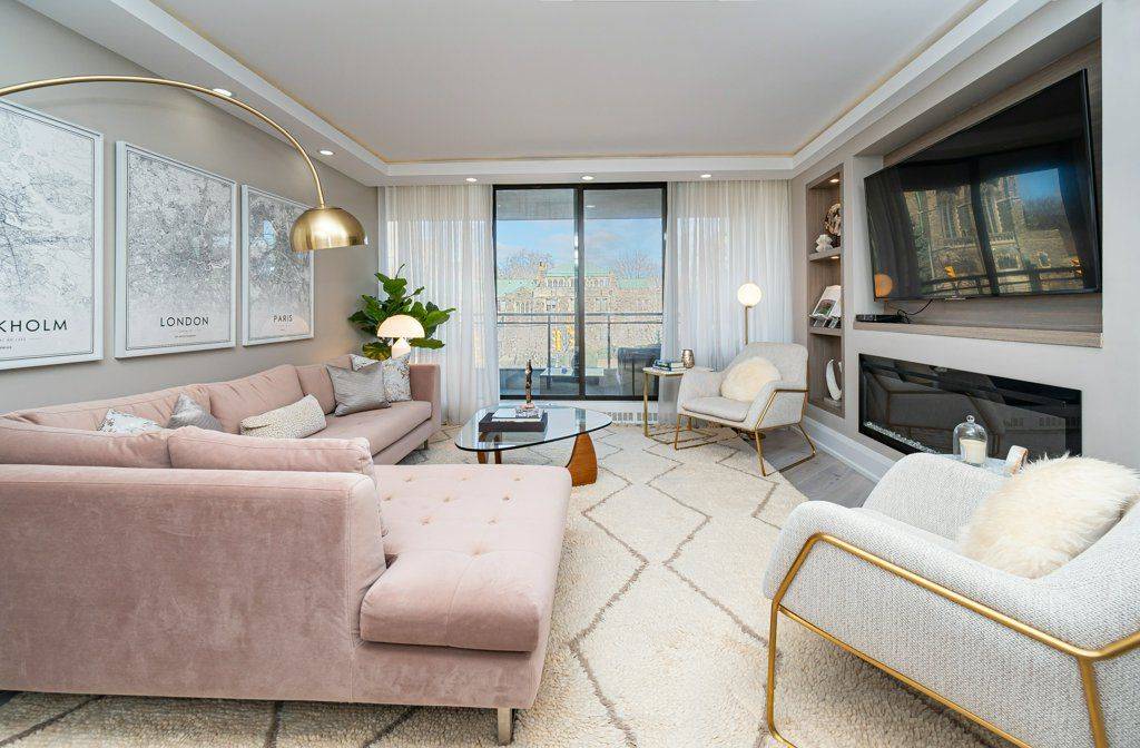 Toronto C02, ON M4V 1R4,235 St Clair AVE W #301