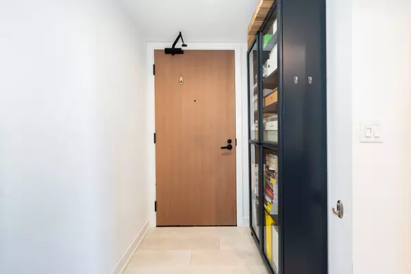 Toronto C06, ON M3H 0E7,8 Tippett RD #420