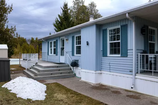 Wasaga Beach, ON L9Z 3A8,3 St James PL
