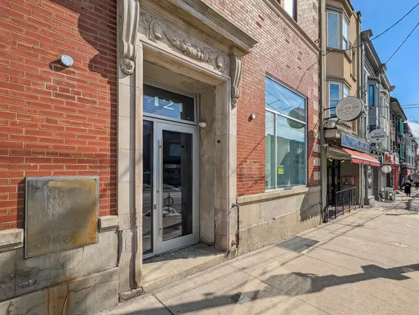 Toronto W01, ON M6R 2N1,421 Roncesvalles AVE