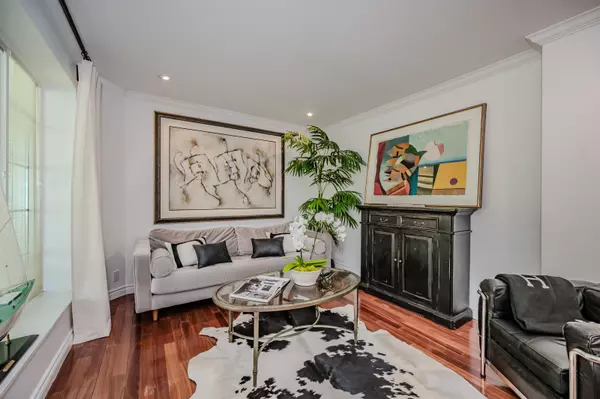 Oakville, ON L6K 2Z1,76 Brock ST W