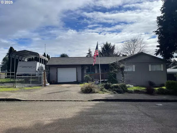 886 NE E ST, Willamina, OR 97396