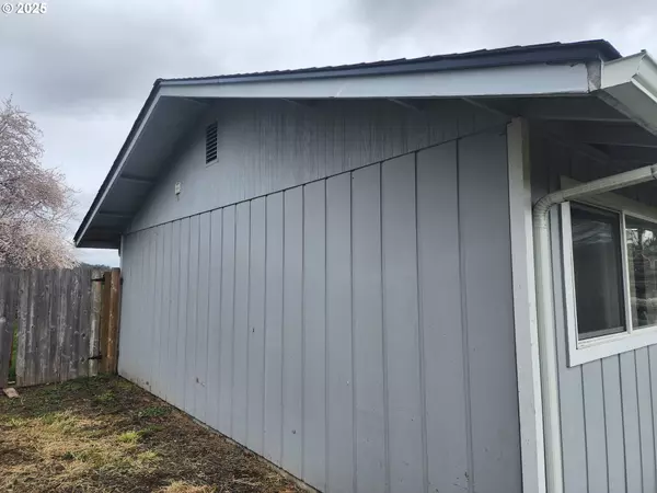 Roseburg, OR 97471,1958 LINNELL AVE