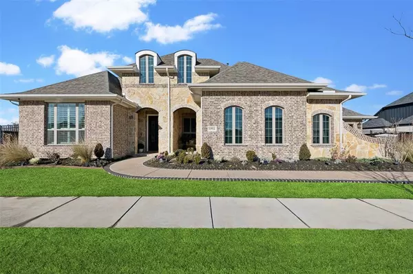 1911 Woodland Skipper Way,  Arlington,  TX 76005