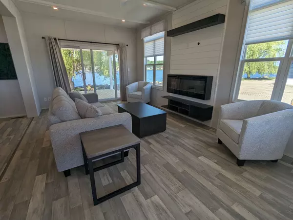 Midland, ON L9S 2K6,3282 Ogdens Beach RD #47