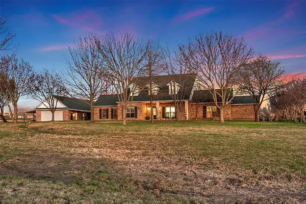 Van Alstyne, TX 75495,364 Parker Road