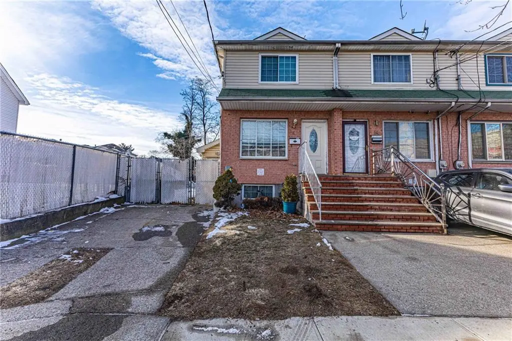 Staten  Island, NY 10303,16 Mersereau AVE