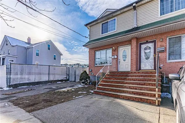 Staten  Island, NY 10303,16 Mersereau AVE