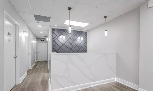 Newmarket, ON L3Y 8J4,16775 Yonge ST #11