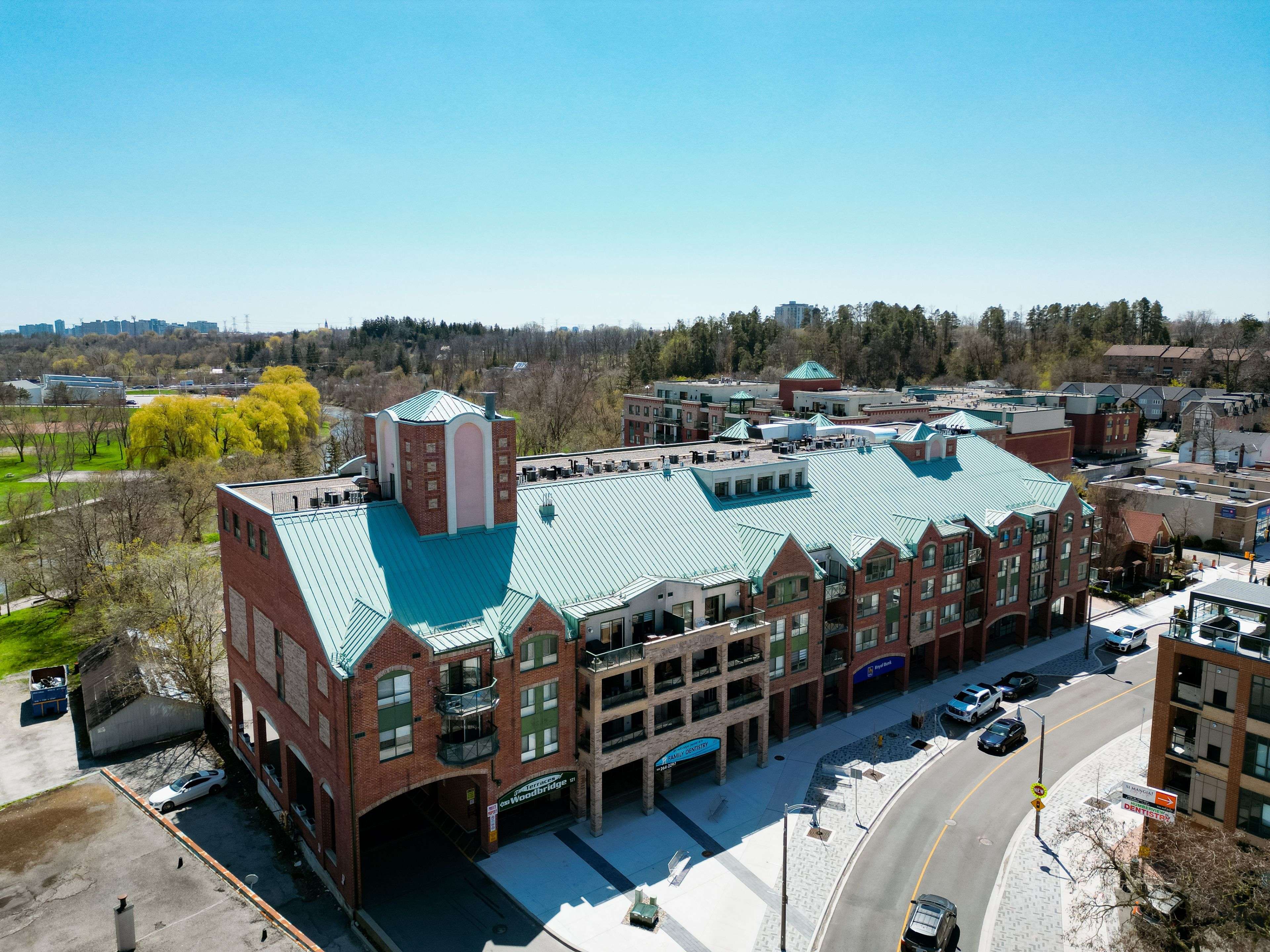 121 Woodbridge AVE #312, Vaughan, ON L4L 9E3