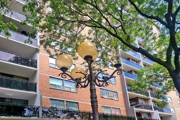 Toronto E08, ON M1K 5E1,20 Gilder DR #1208