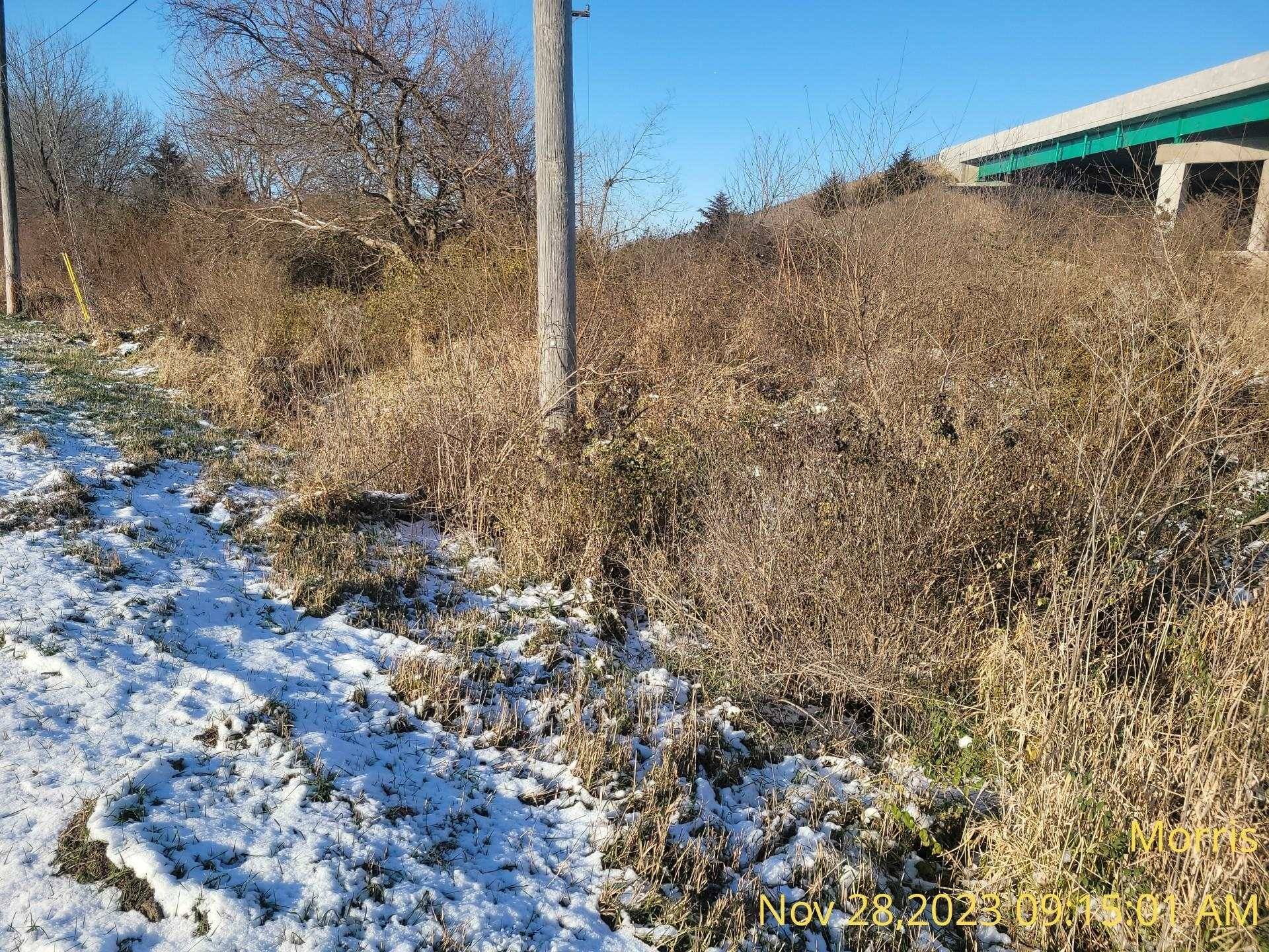 1 by railroad tracks, Morris, IL 60450