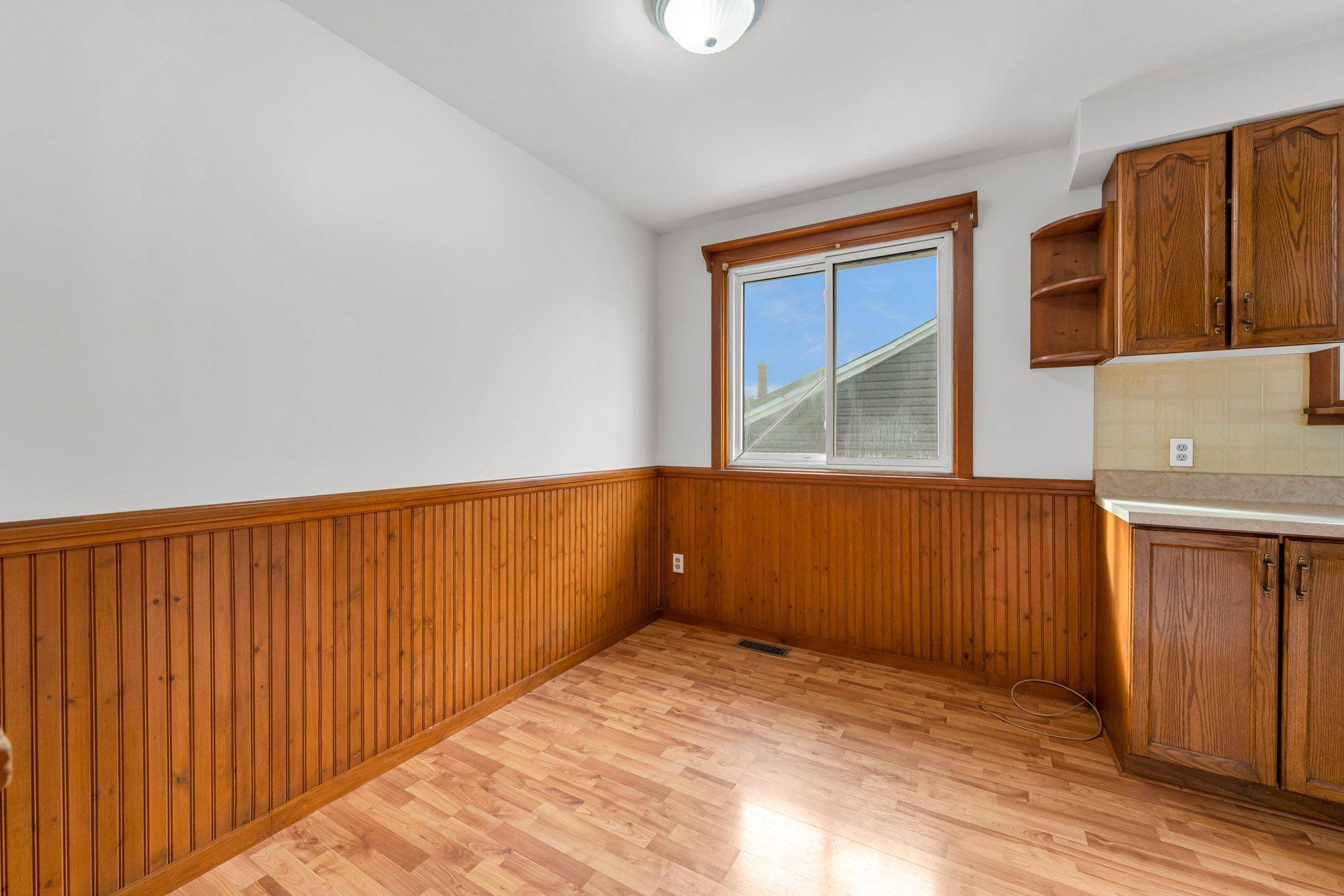 St. Catharines, ON L2M 5P6,52 St George ST