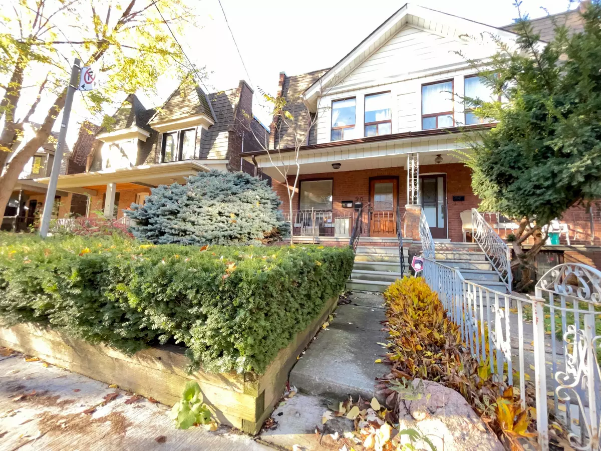 Toronto C01, ON M6J 2V2,90 Crawford ST