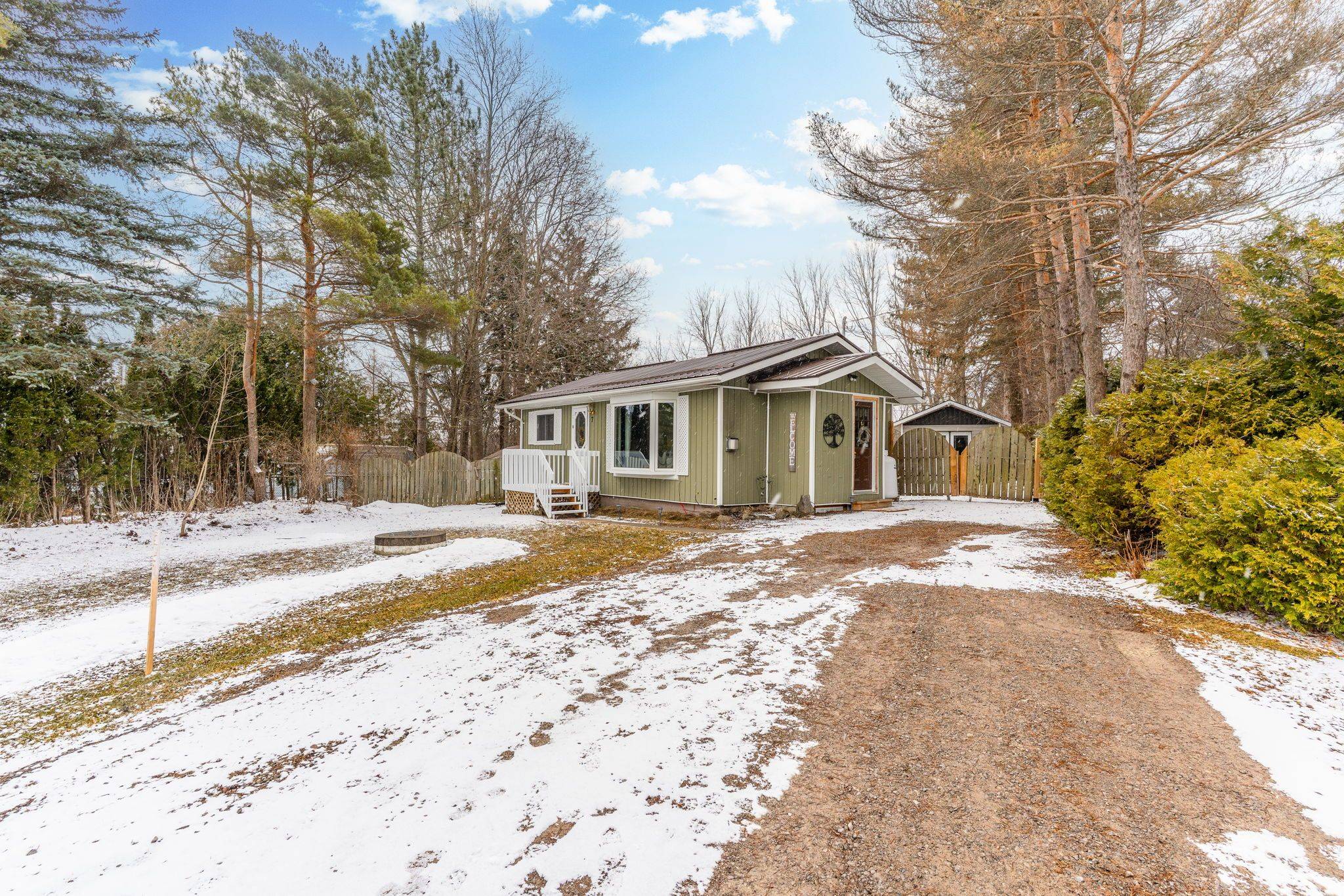 Kawartha Lakes, ON K0M 1A0,7 Hapley CIR