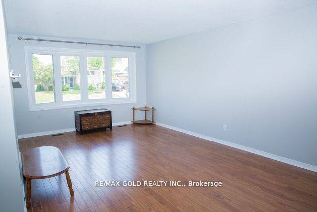 Sarnia, ON N7S 4H4,169 Hanna CRES