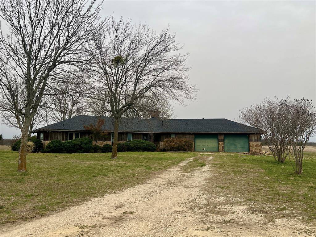 Italy, TX 76641,205 Shield Road