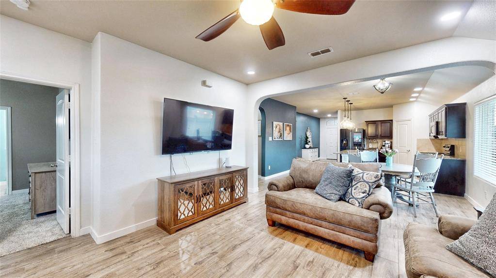 Ponder, TX 76259,401 Gulf Stream Lane