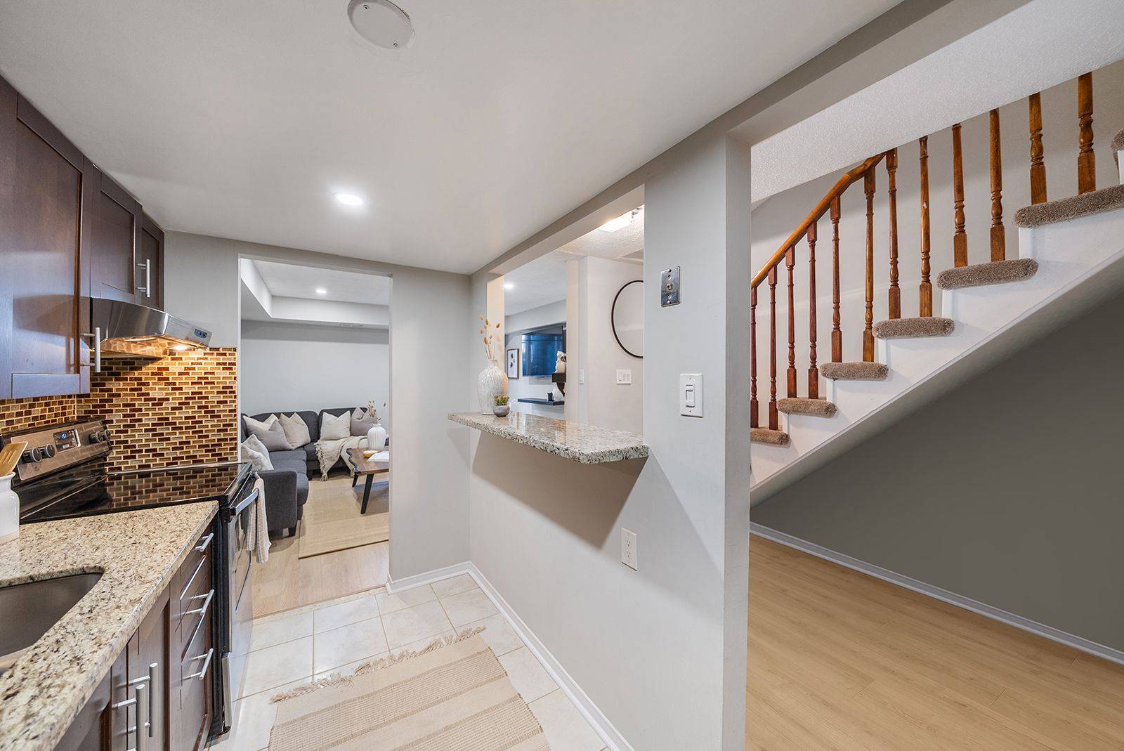 Toronto C01, ON M6J 3T9,36 Shank ST #B