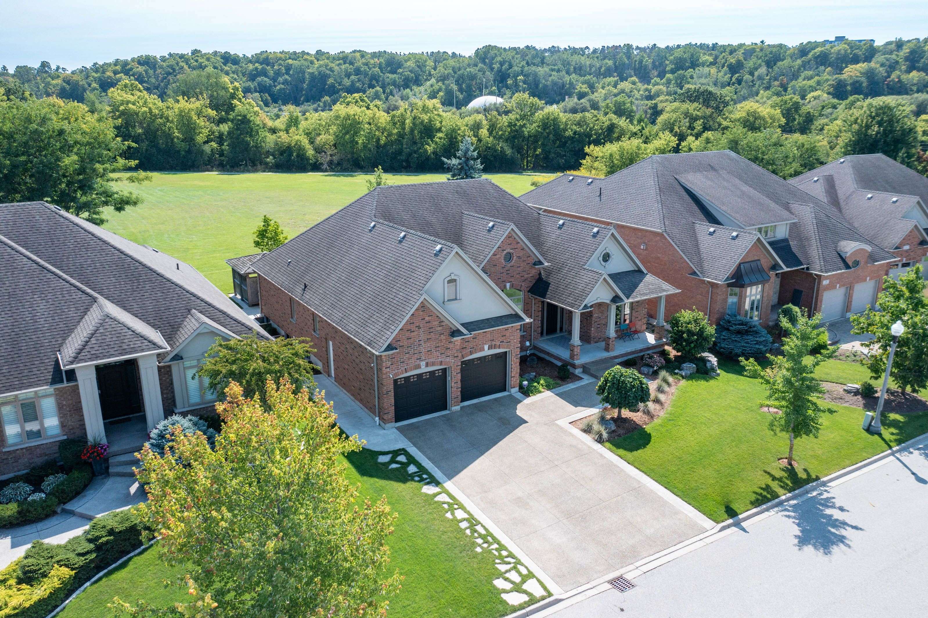Kitchener, ON N2P 2W7,22 Black Maple CRES