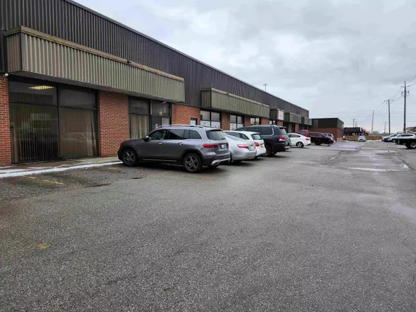 110 Norfinch DR #5, Toronto W05, ON M3N 1X1