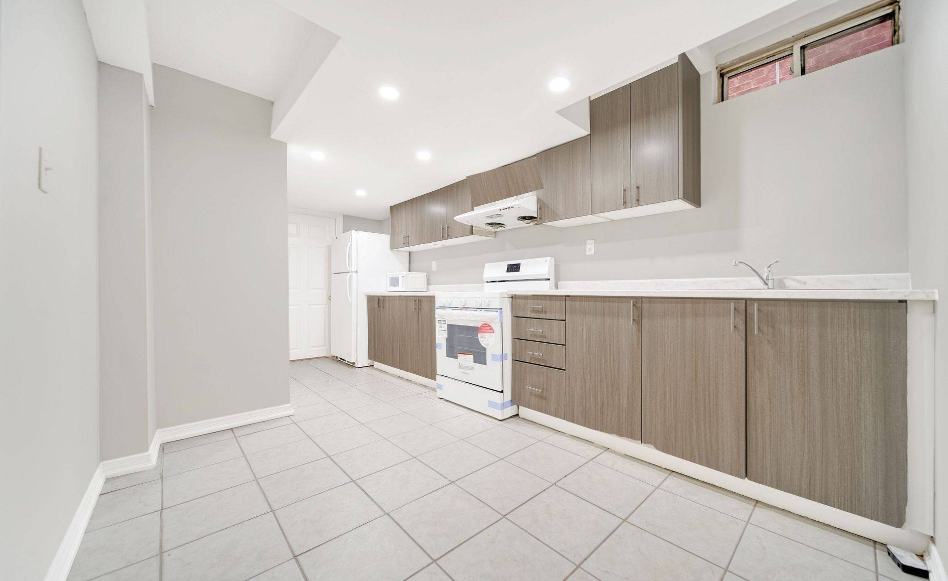 Mississauga, ON L5V 2V3,1204 Prestonwood CRES #Bsmt
