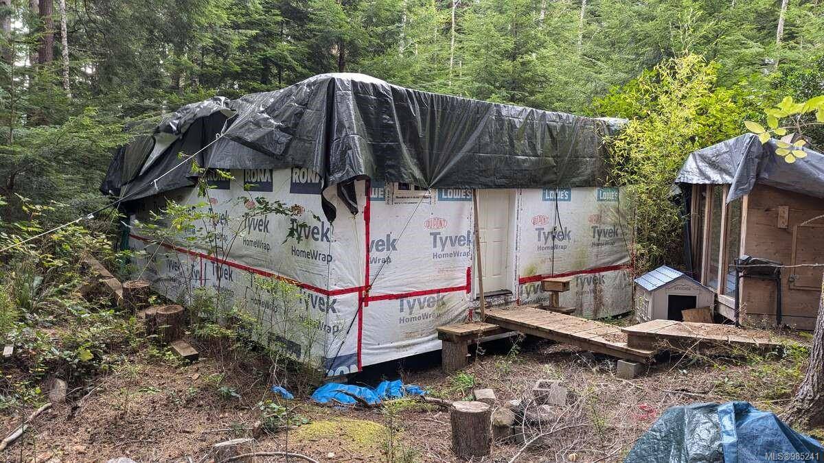 Alert Bay, BC V0N 1A0,542E Larch St
