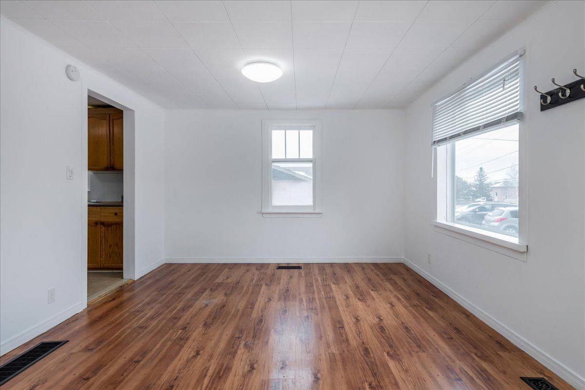 Barrie, ON L4N 4E9,116 Huronia RD