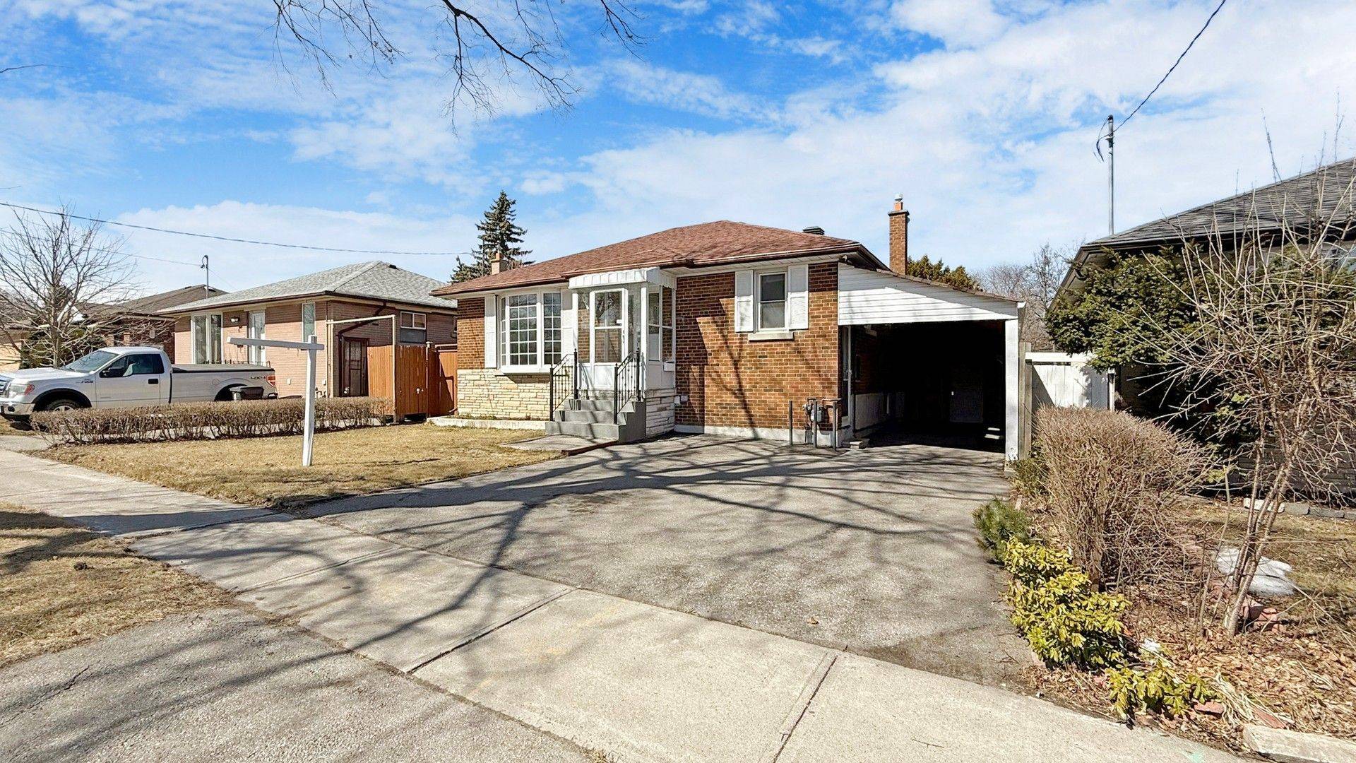 Toronto E09, ON M1G 2H2,8 Hogan DR