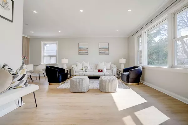 Toronto E04, ON M1R 2M9,8 Bellvare CRES