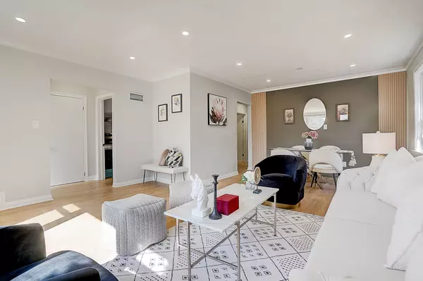 Toronto E04, ON M1R 2M9,8 Bellvare CRES