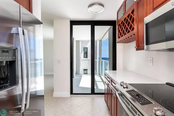 Pompano Beach, FL 33062,1000 S Ocean Blvd #17G